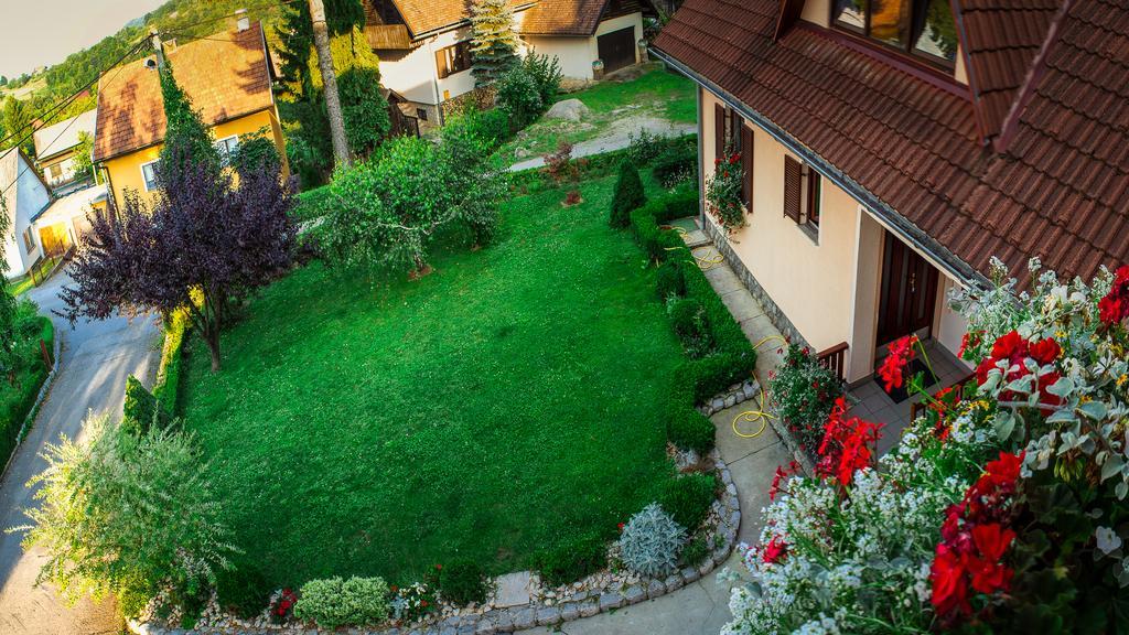 Apartments And Rooms Stefanac Слуни Екстериор снимка
