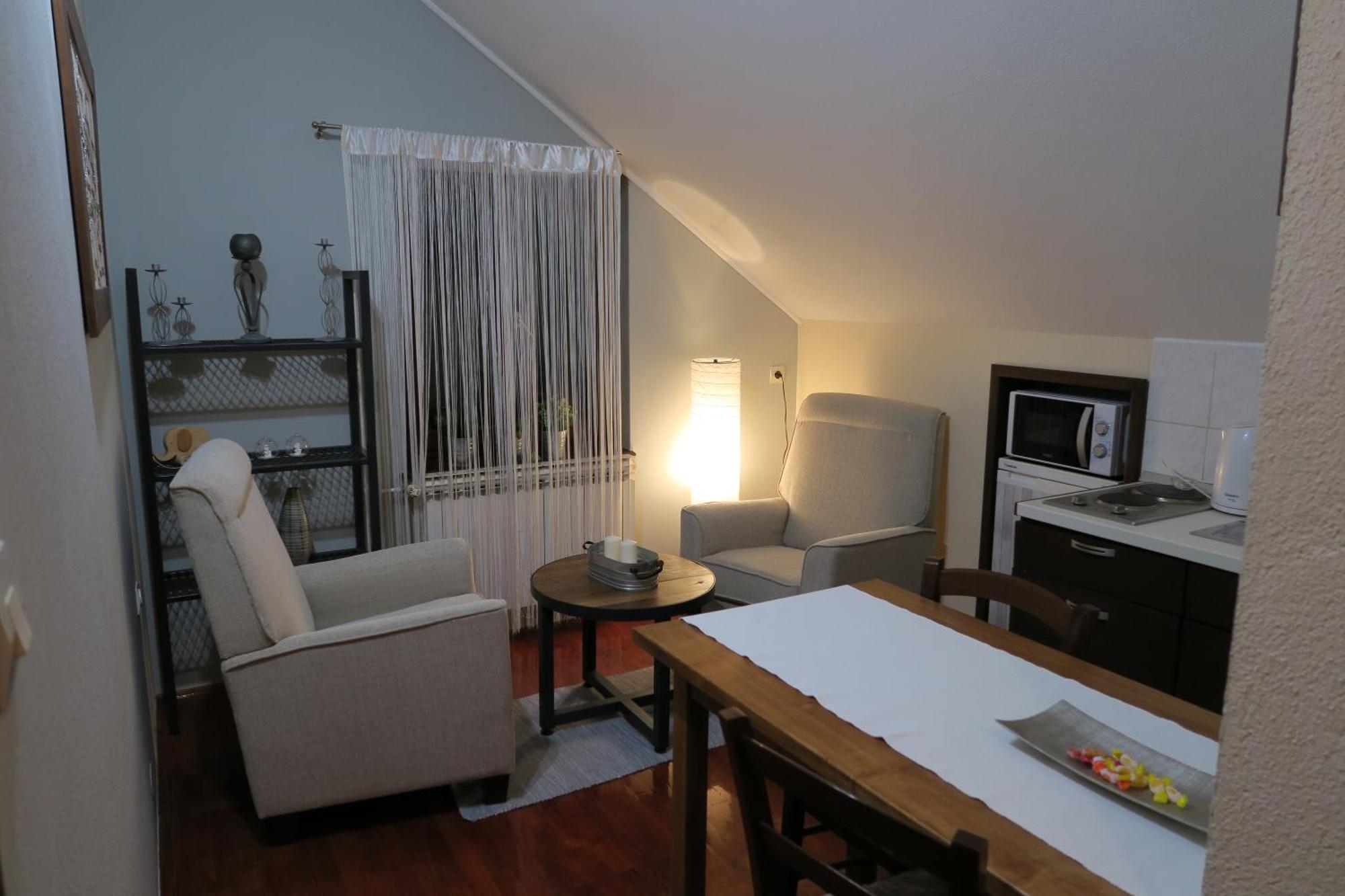 Apartments And Rooms Stefanac Слуни Екстериор снимка