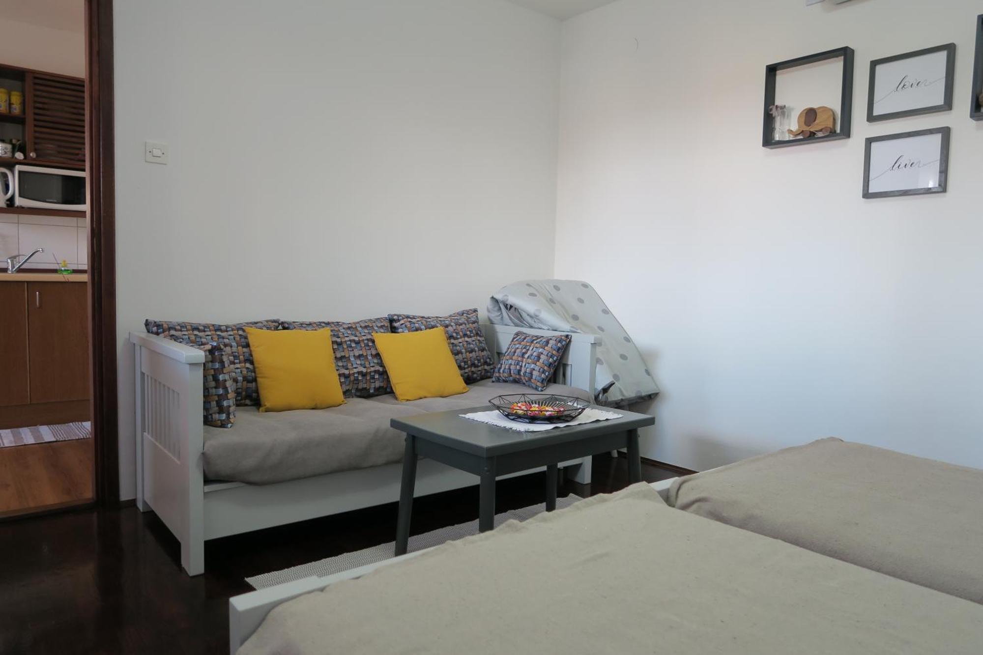 Apartments And Rooms Stefanac Слуни Екстериор снимка