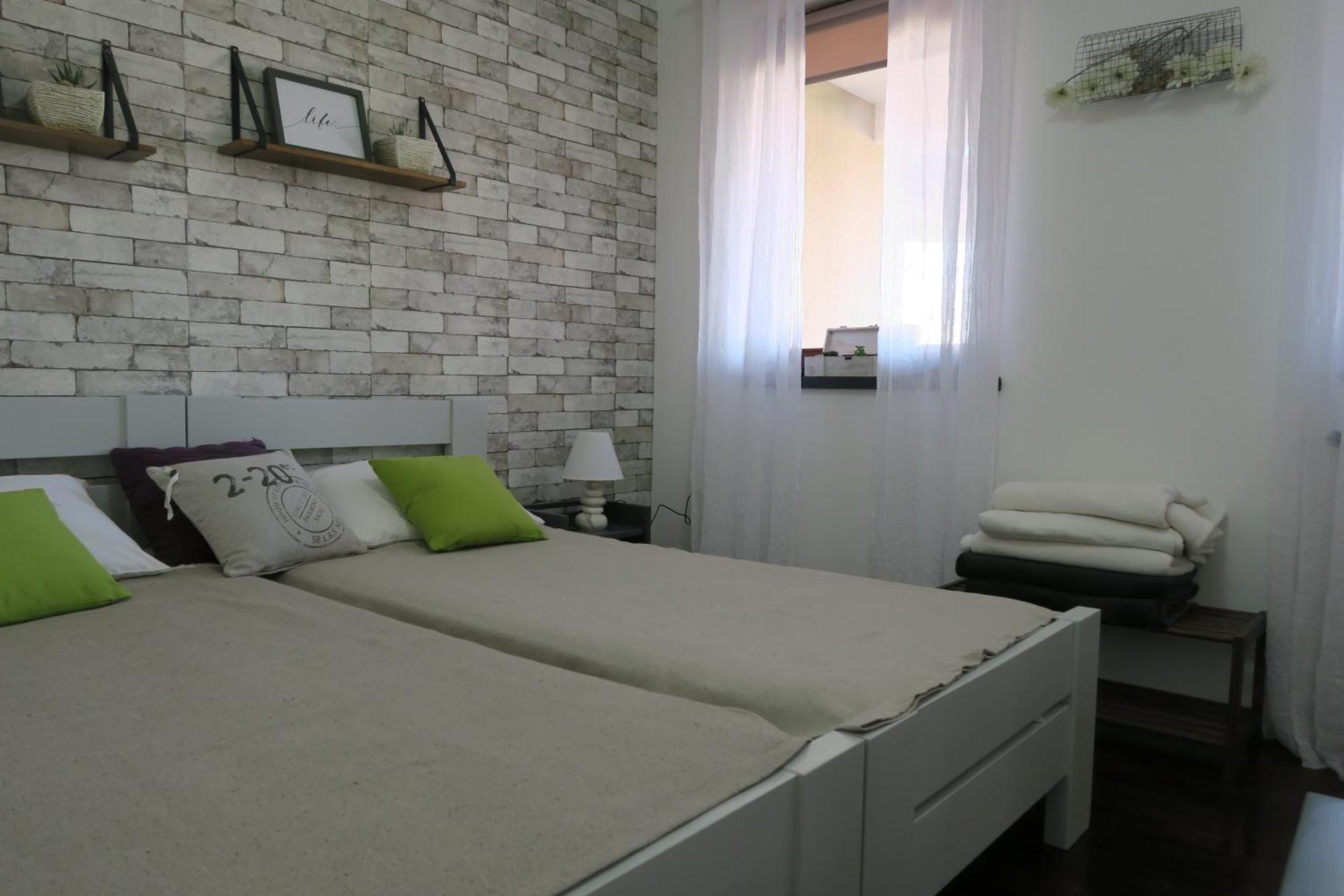 Apartments And Rooms Stefanac Слуни Екстериор снимка