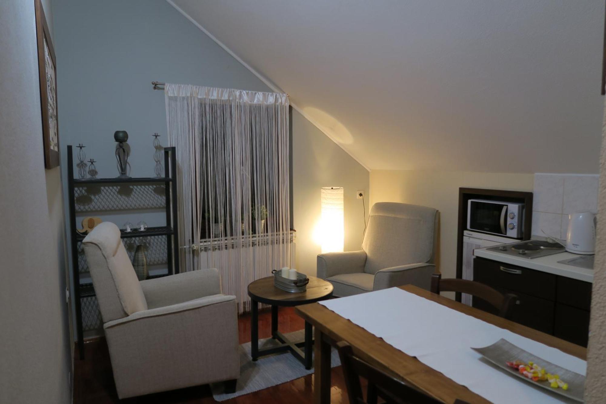 Apartments And Rooms Stefanac Слуни Екстериор снимка