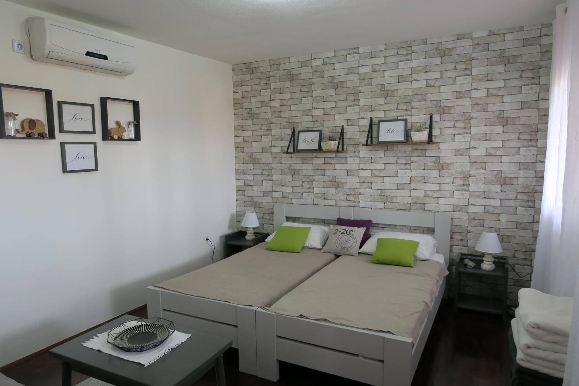 Apartments And Rooms Stefanac Слуни Екстериор снимка