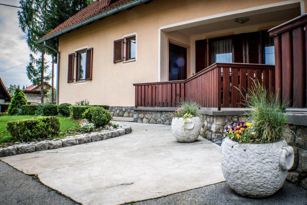 Apartments And Rooms Stefanac Слуни Стая снимка