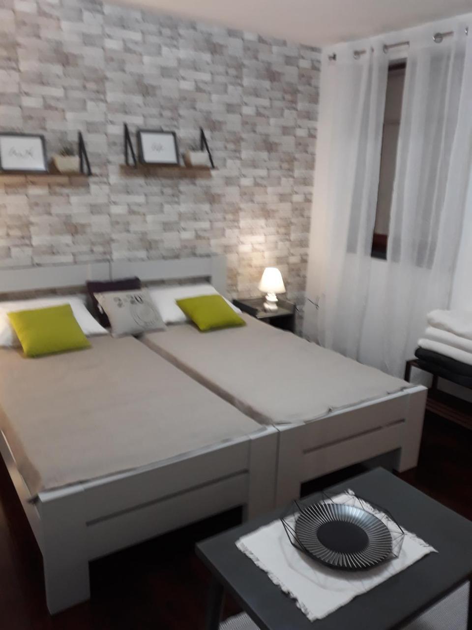Apartments And Rooms Stefanac Слуни Екстериор снимка